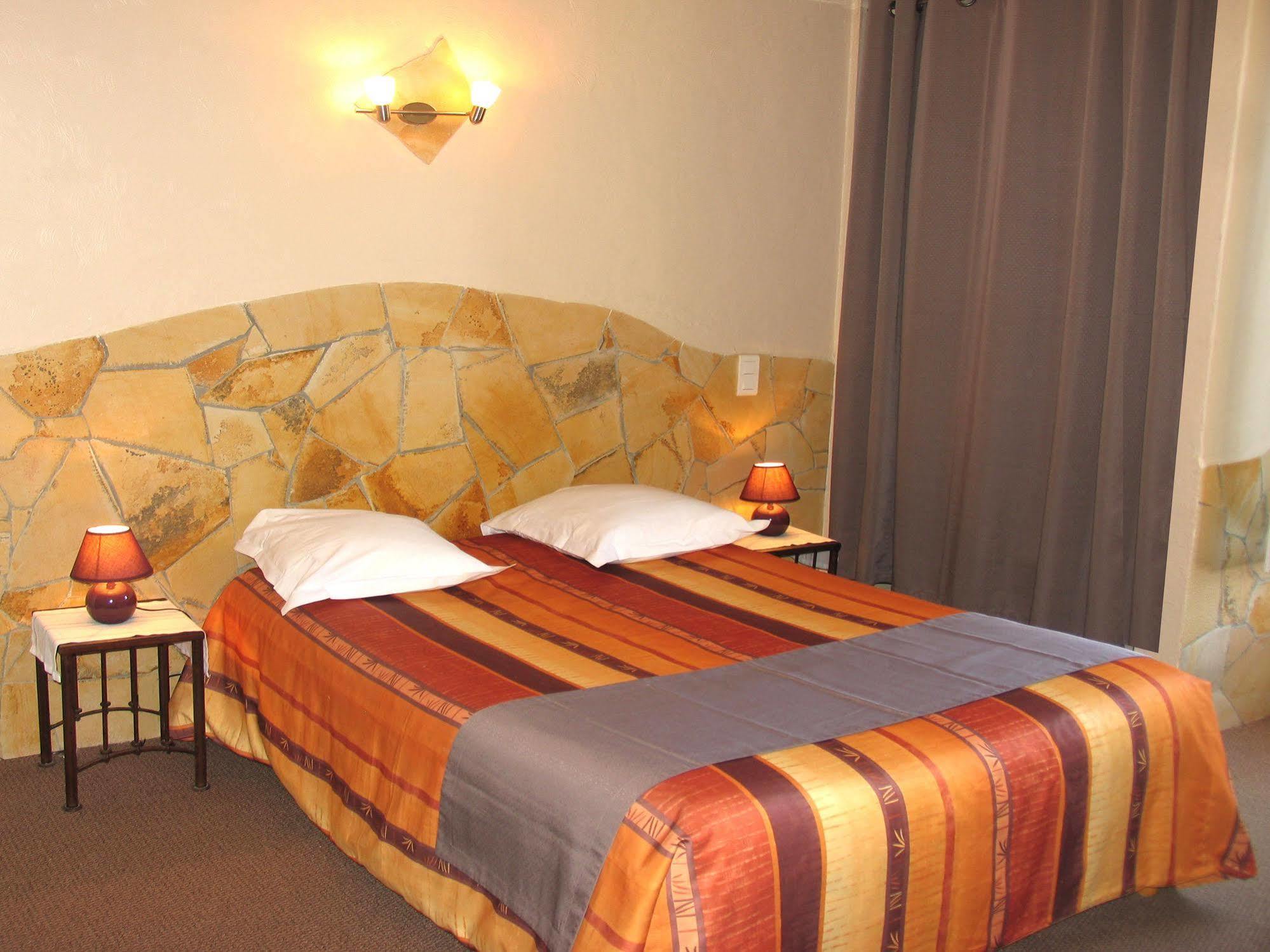 Hotel Et Studios Les Amandiers Saint-Raphaël 外观 照片