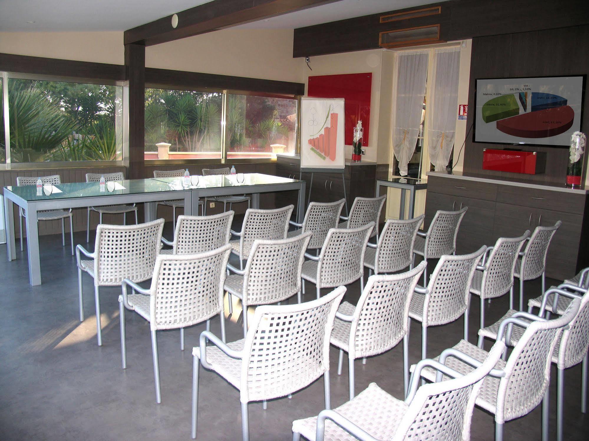 Hotel Et Studios Les Amandiers Saint-Raphaël 外观 照片