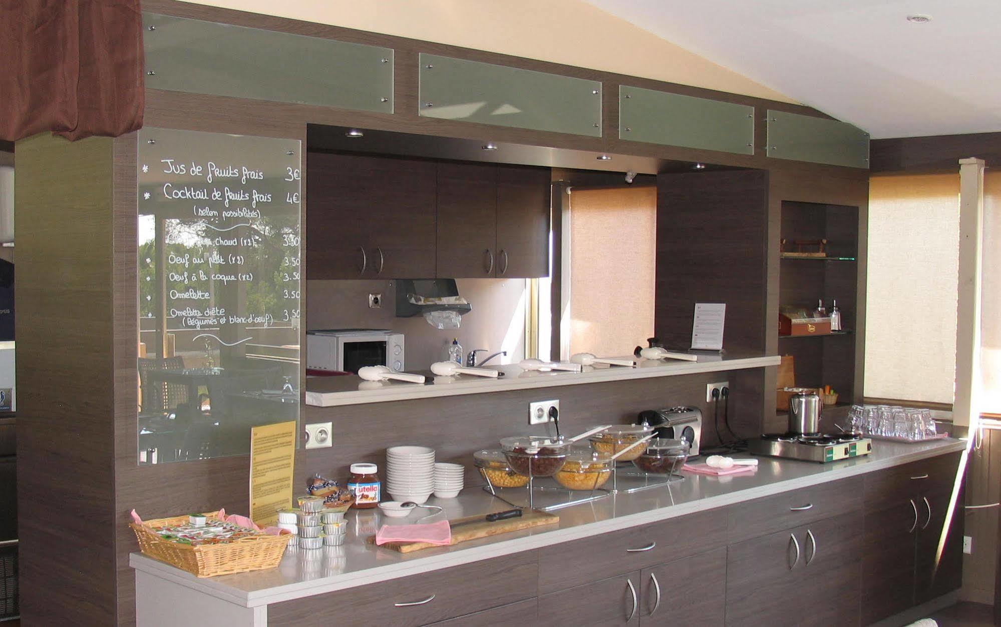 Hotel Et Studios Les Amandiers Saint-Raphaël 外观 照片